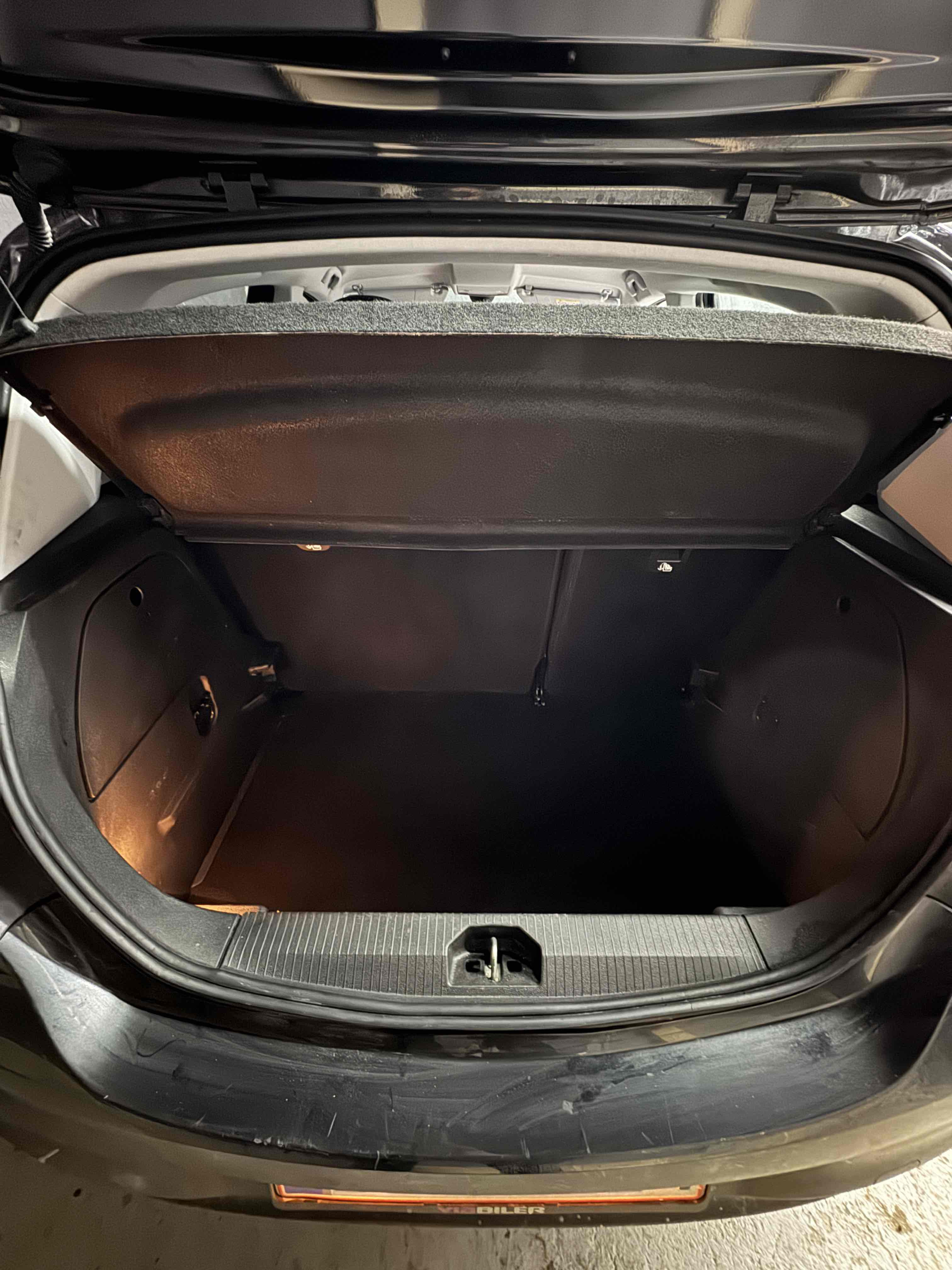 Sort Opel Corsa fra 2016