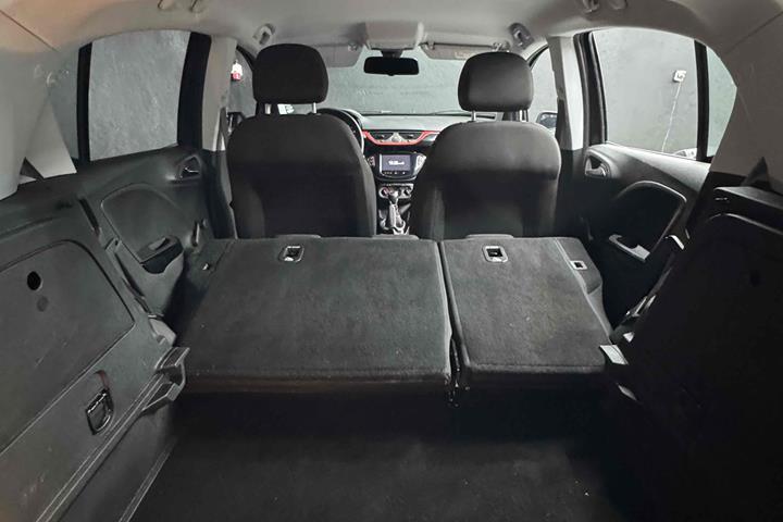 Sort Opel Corsa fra 2016