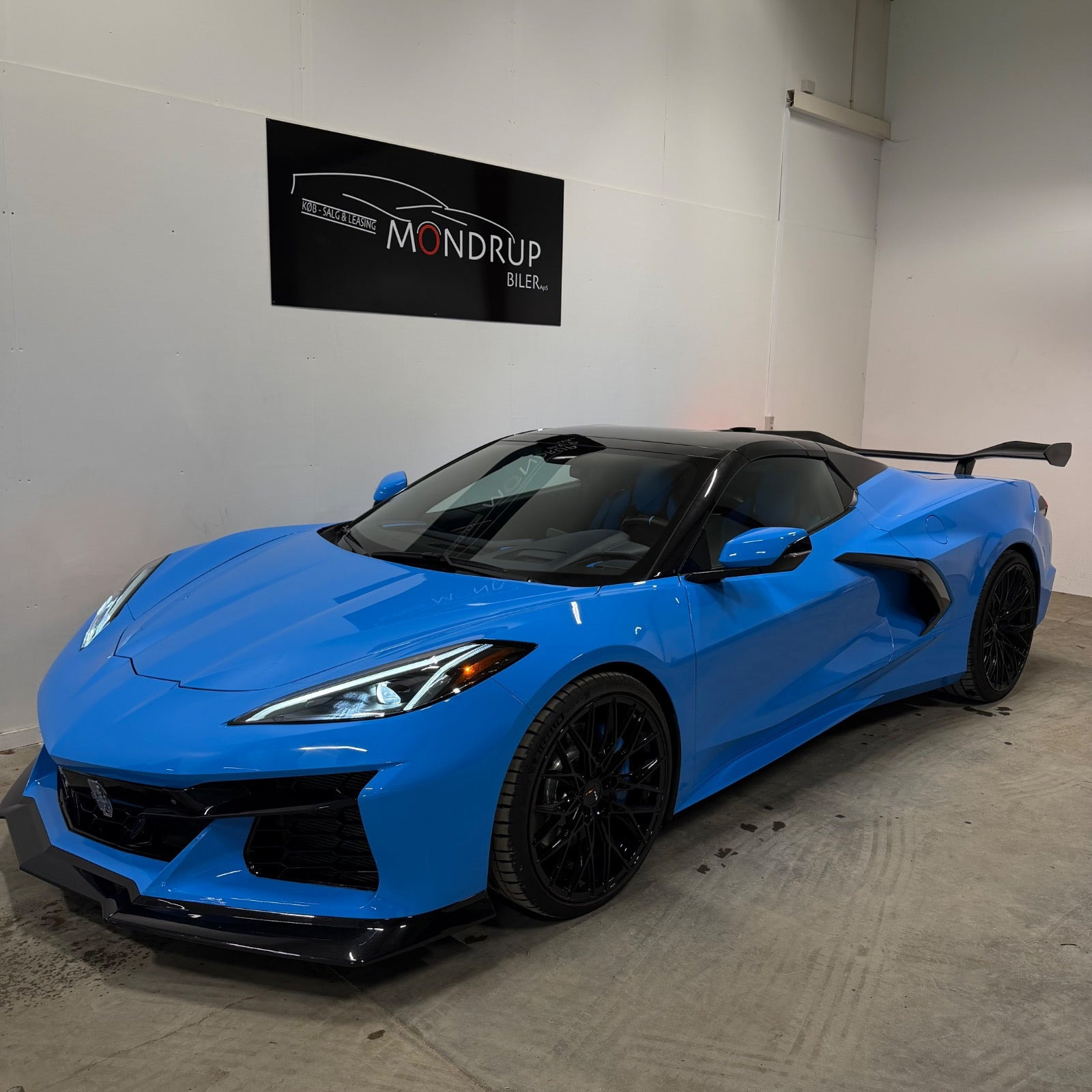 Blå Chevrolet Corvette fra 2020