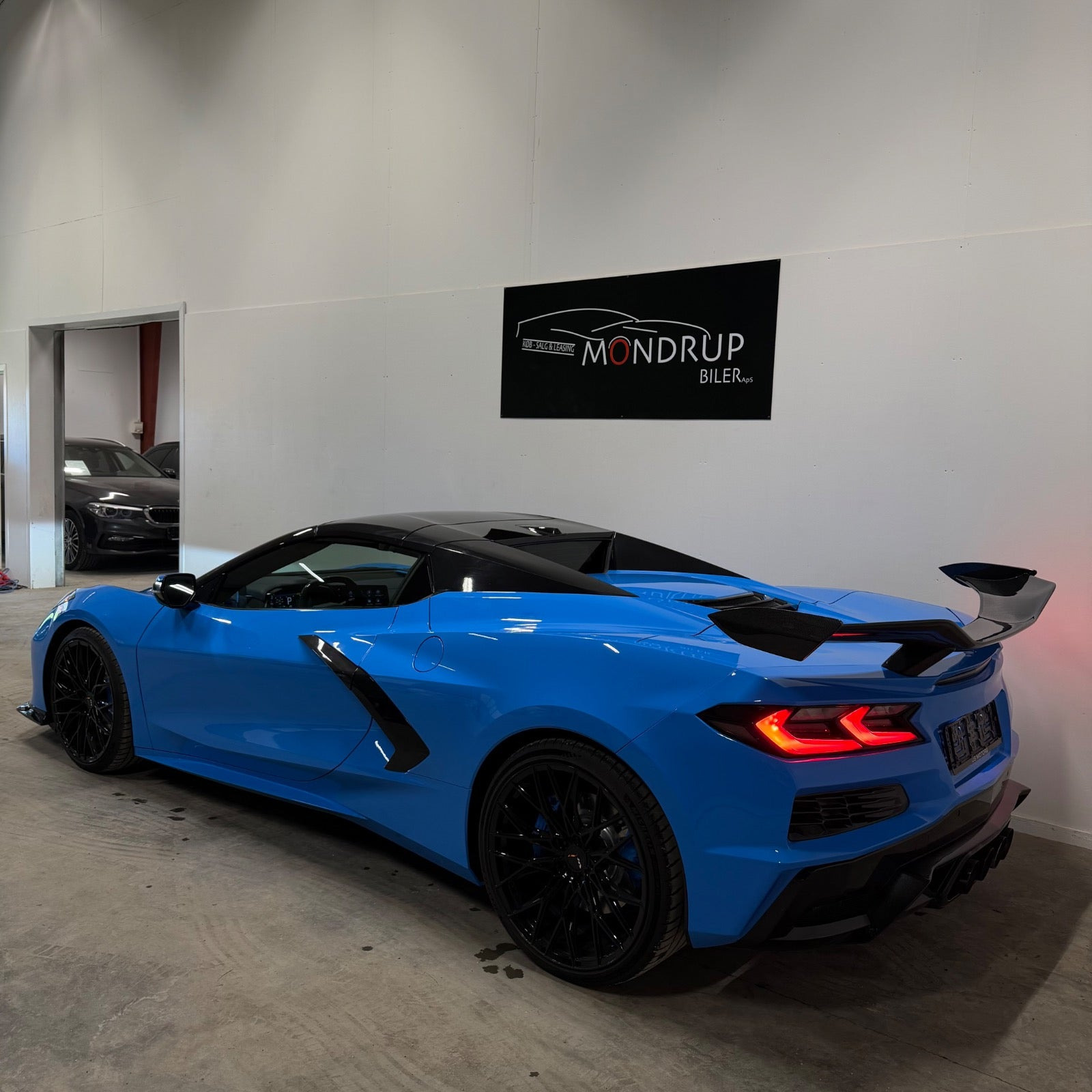 Blå Chevrolet Corvette fra 2020