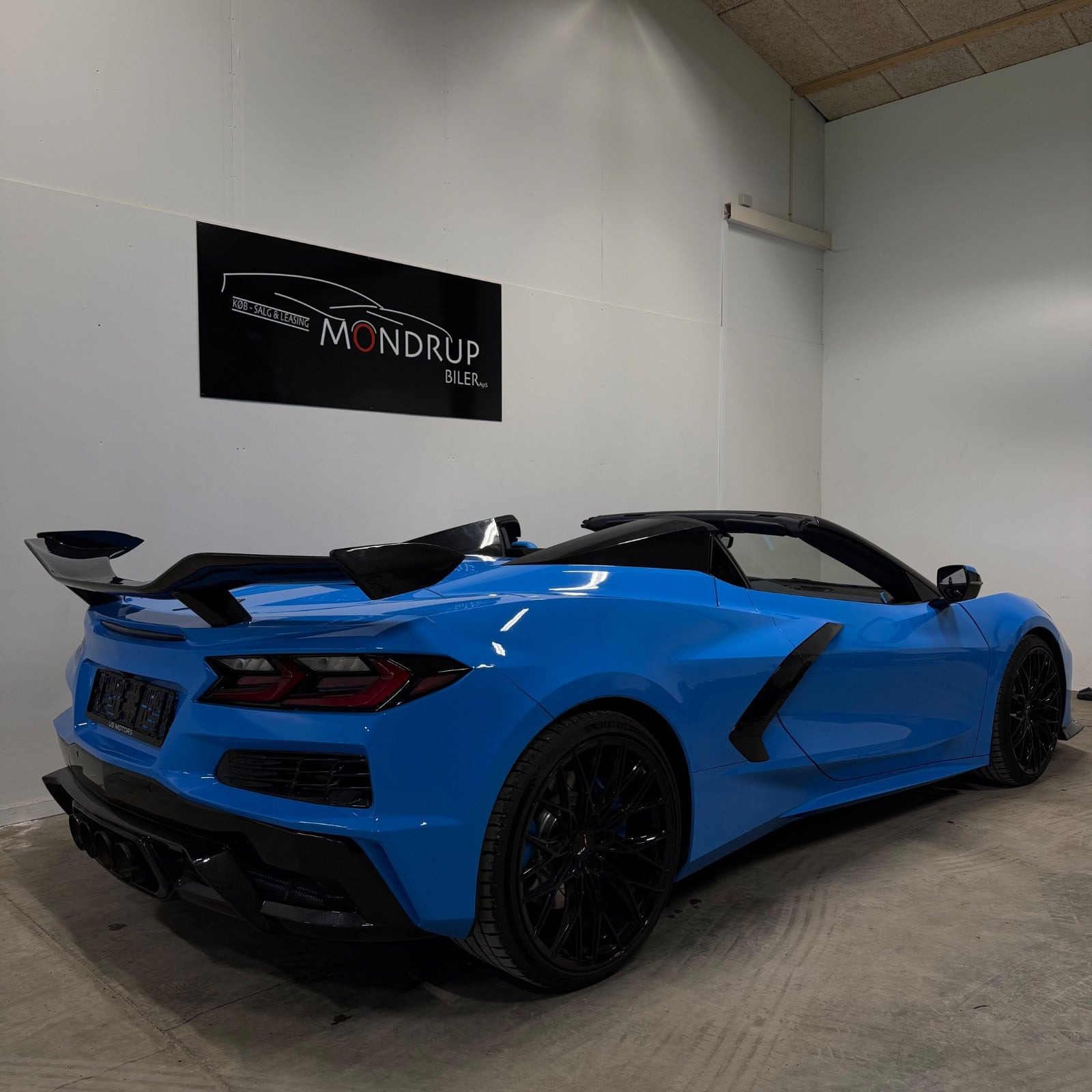 Blå Chevrolet Corvette fra 2020