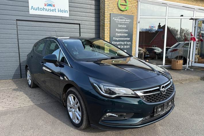 Grøn Opel Astra fra 2017