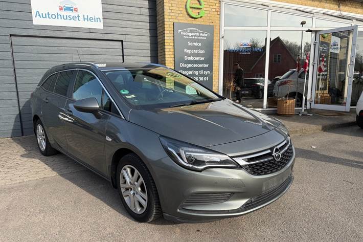 Grå Opel Astra fra 2017