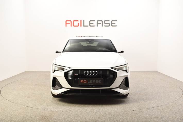 Hvid Audi e-tron fra 2020