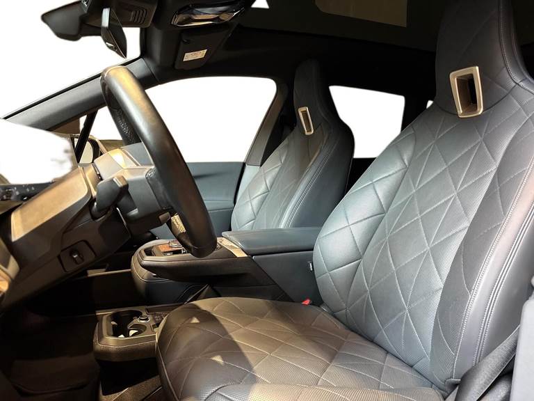 BMW iX 40 EL Fully Charged XDrive 326HK 5d Aut.