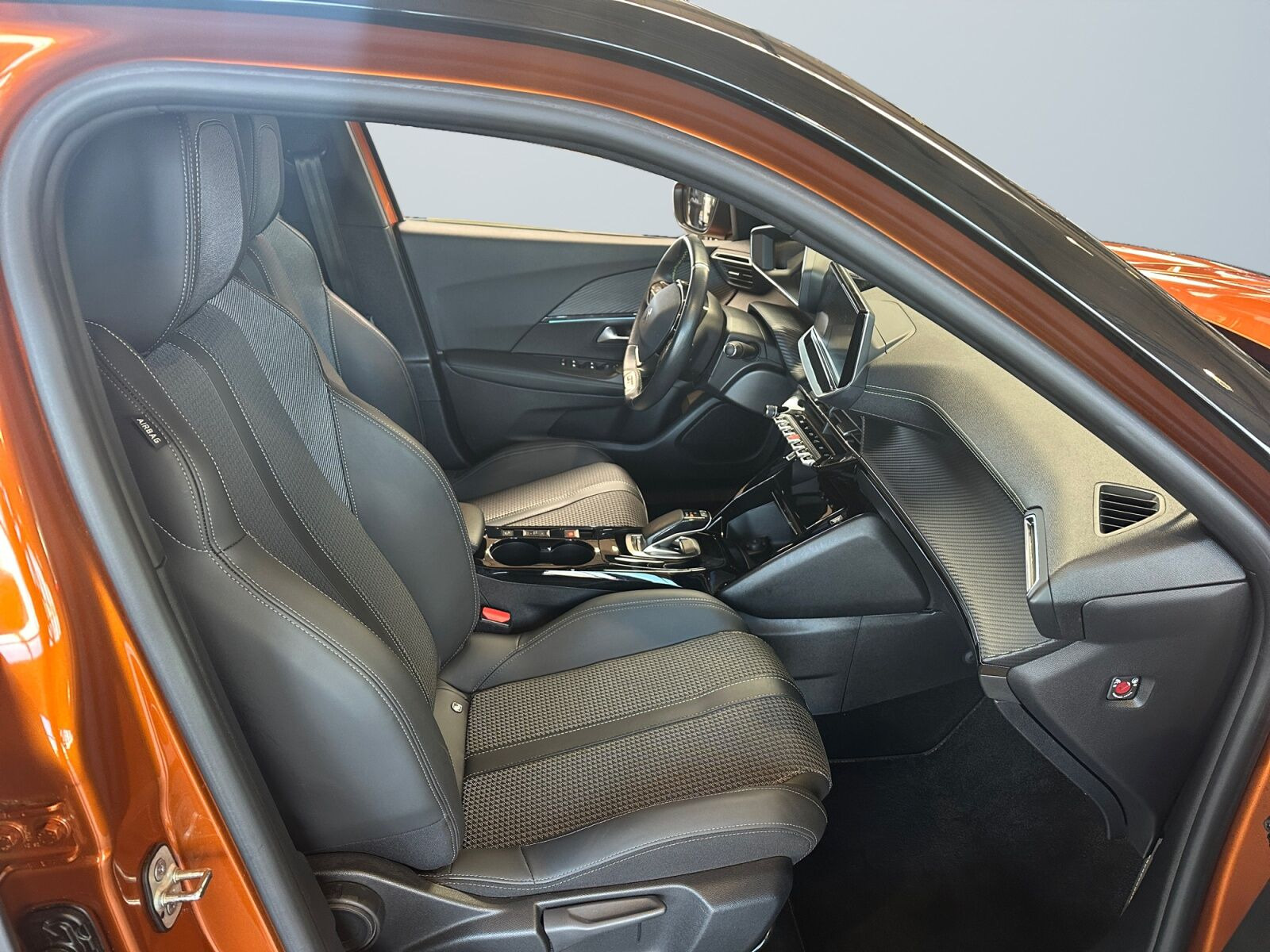 Bronze Peugeot e-2008 fra 2021