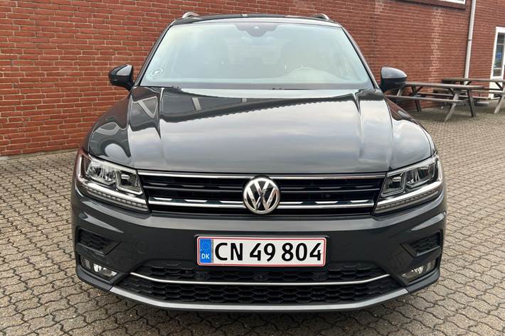 Grå VW Tiguan fra 2020