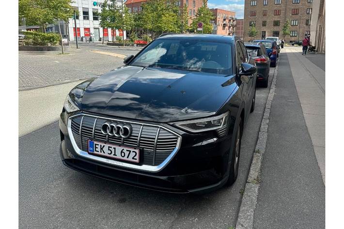Sort Audi e-tron fra 2021