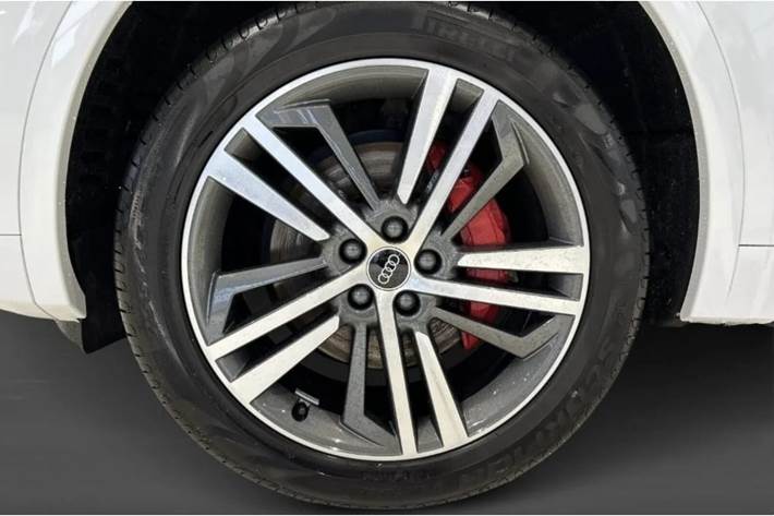 Hvid Audi Q5 fra 2023