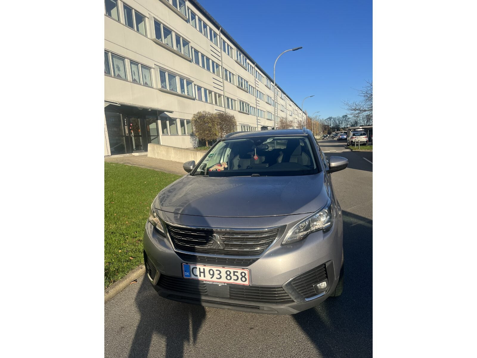 Grå Peugeot 5008 fra 2018