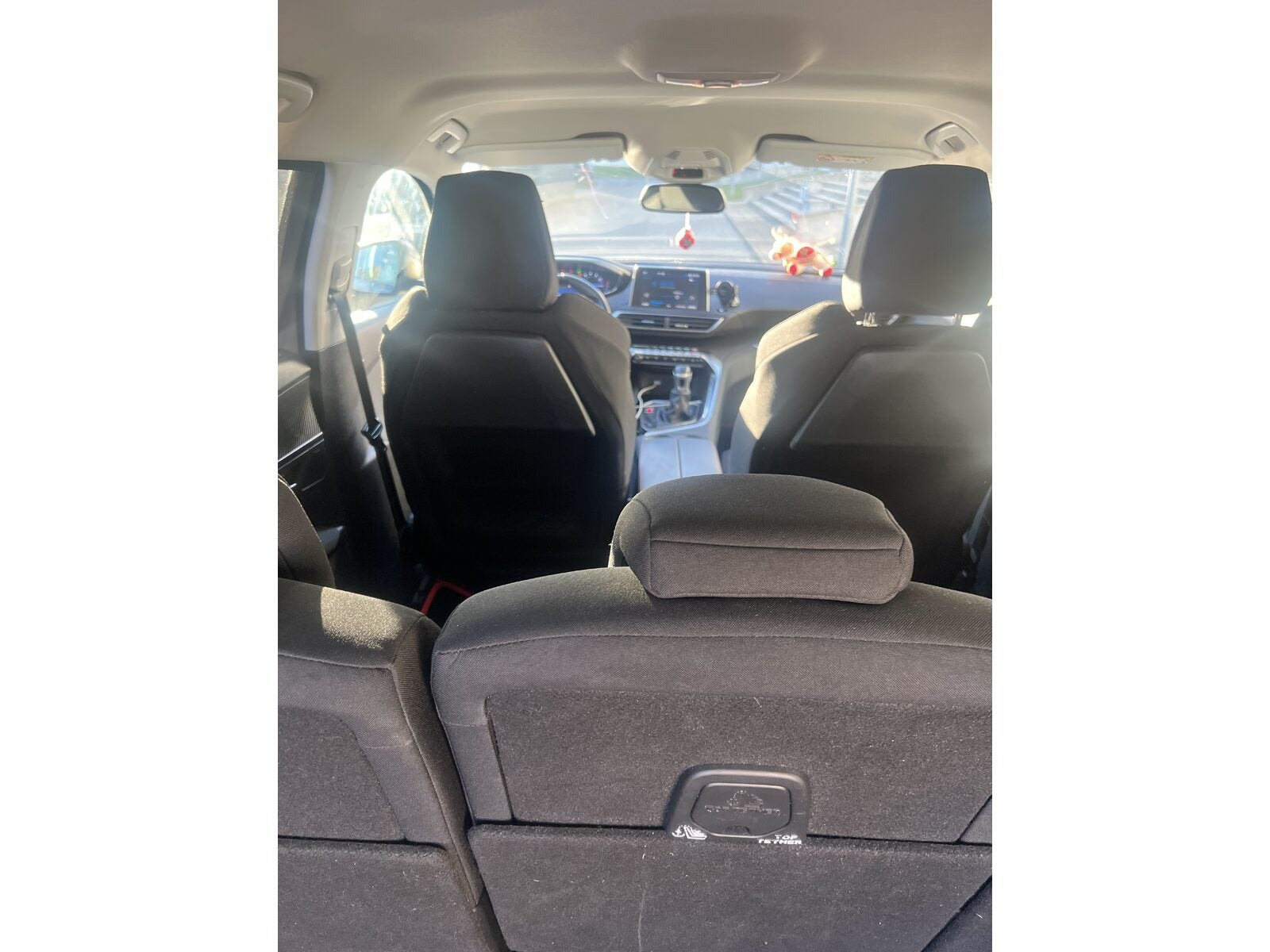 Grå Peugeot 5008 fra 2018