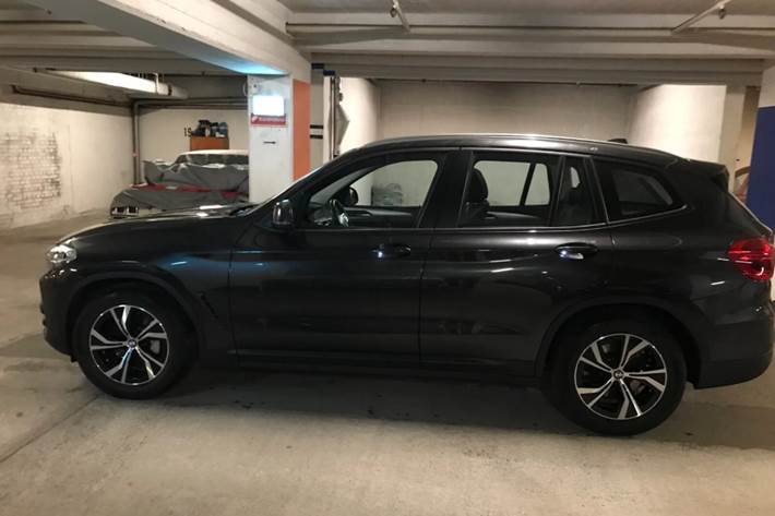 Grå BMW X3 fra 2019