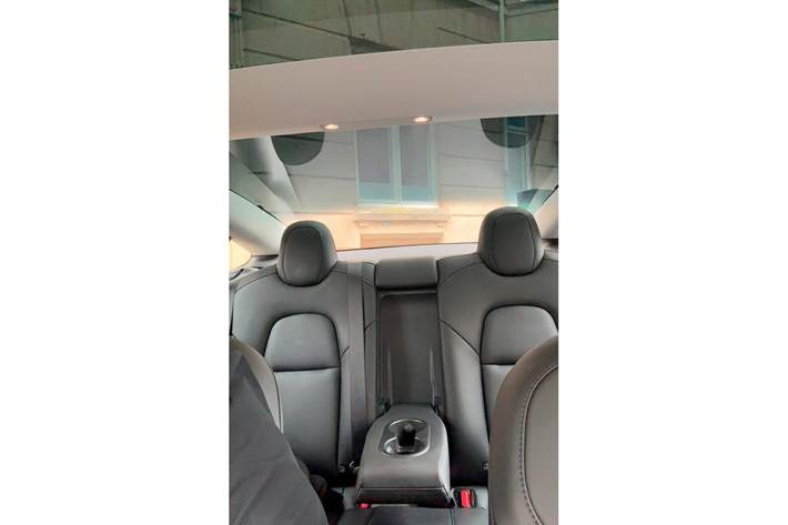 Sort Tesla Model 3 fra 2022