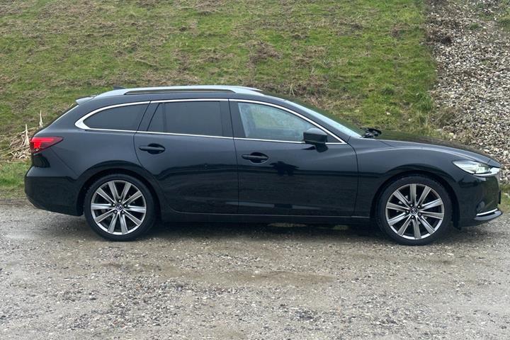Sort Mazda 6 fra 2018
