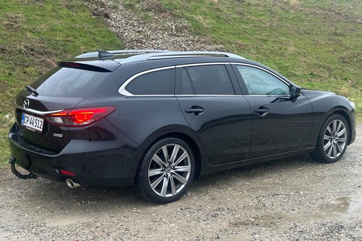 Sort Mazda 6 fra 2018