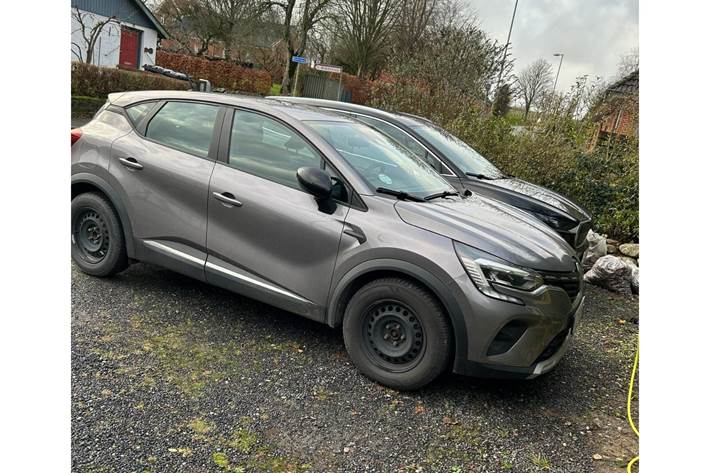 Grå Renault Captur fra 2020