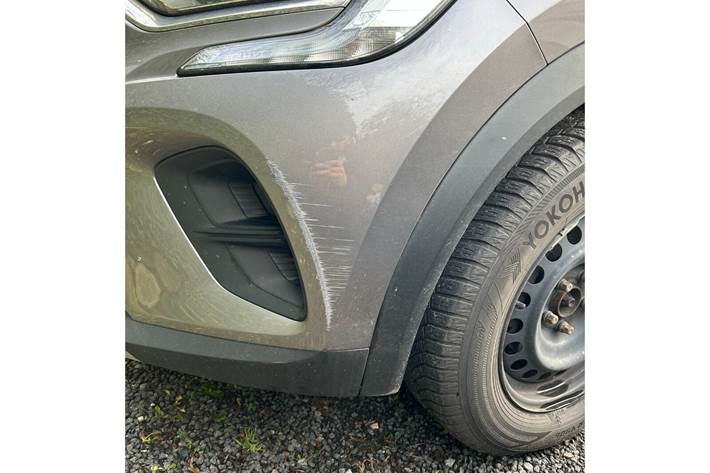 Grå Renault Captur fra 2020