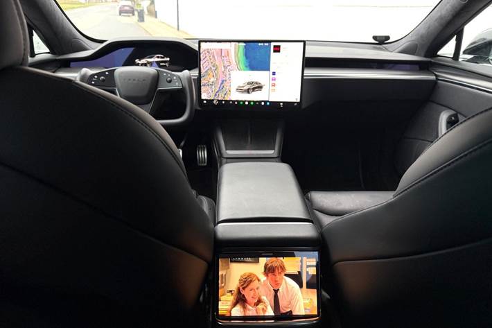 Sort Tesla Model S fra 2022