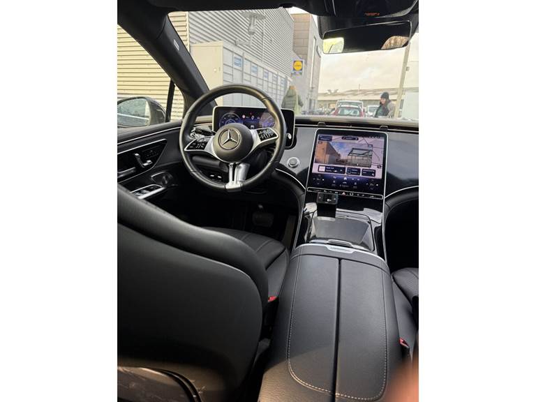 Mercedes EQE350+