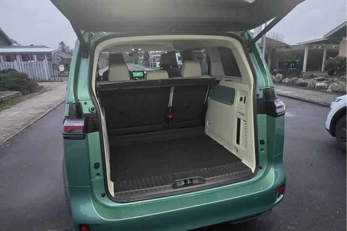 Grøn VW ID.Buzz fra 2023