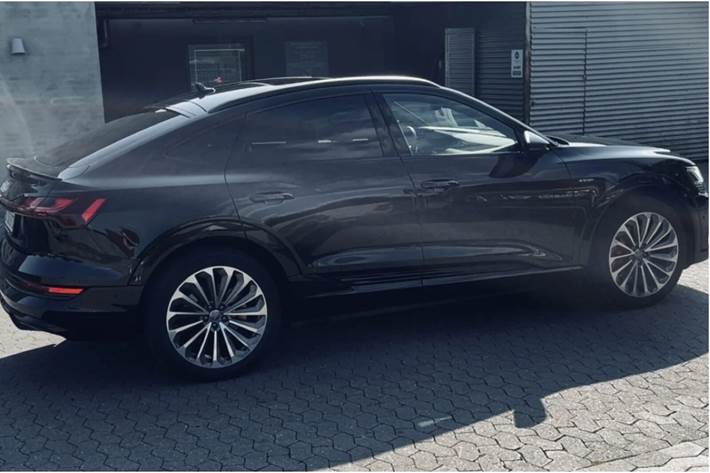 Sort Audi e-tron fra 2020