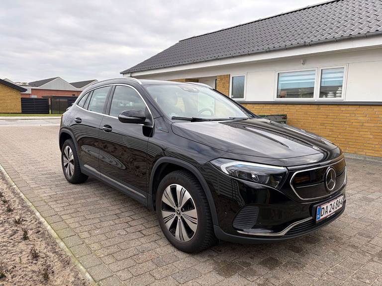 Mercedes EQA250