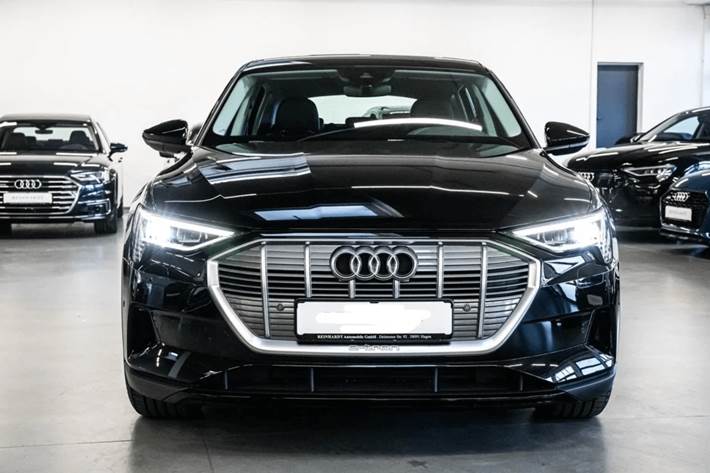 Sort Audi e-tron fra 2022