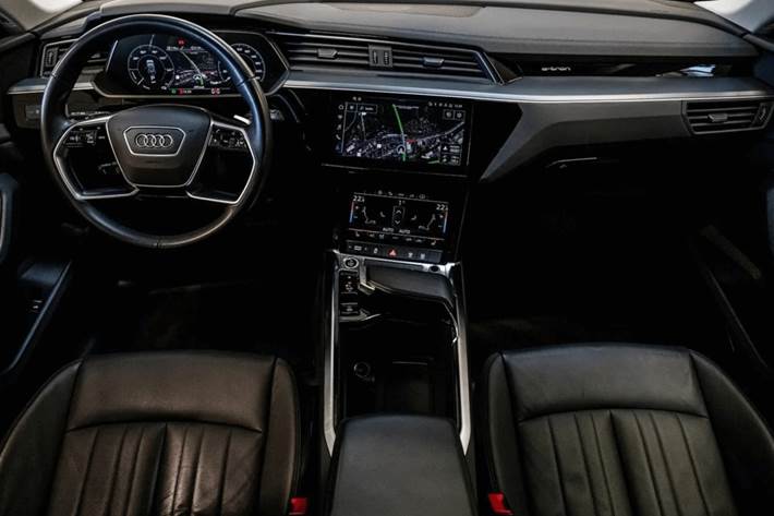 Sort Audi e-tron fra 2022