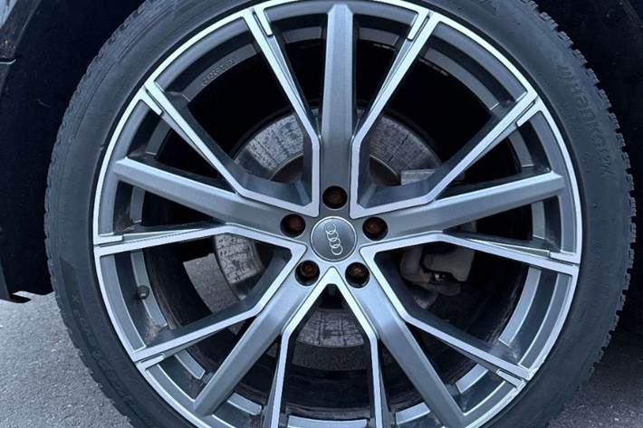 Sort Audi e-tron fra 2020