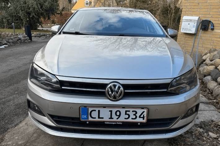 Grå VW Polo fra 2019
