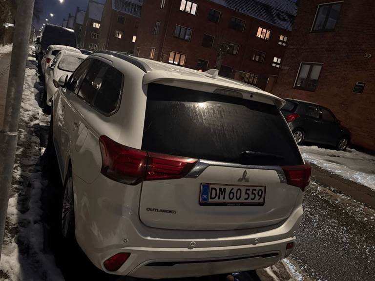 Mitsubishi Outlander 2,4 PHEV Intense CVT 4WD