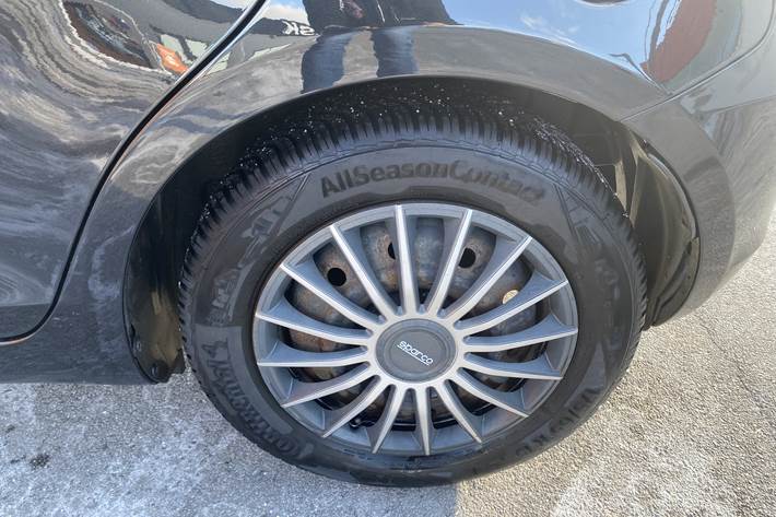 Sort Suzuki Swift fra 2014