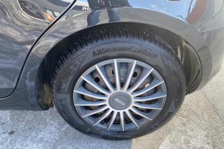 Sort Suzuki Swift fra 2014