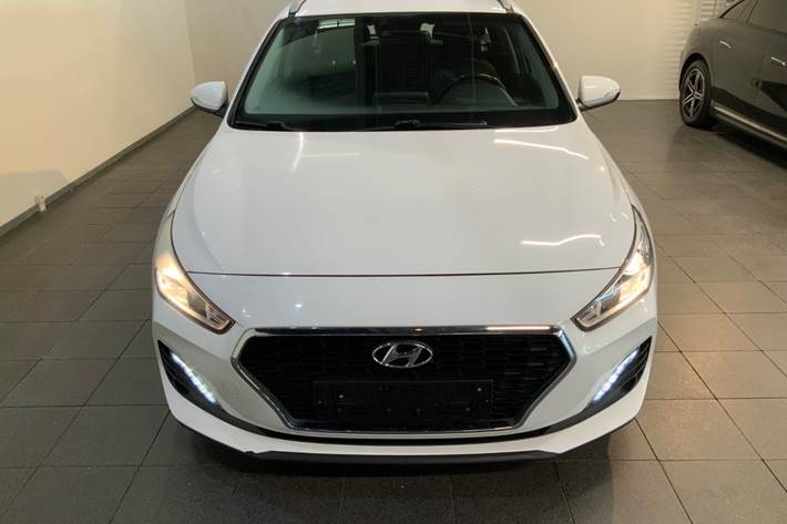Hvid Hyundai i30 fra 2019