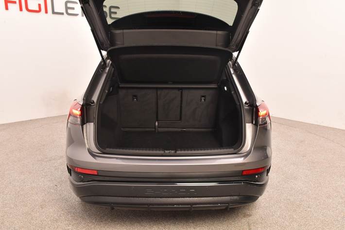 Grå Audi Q4 e-tron fra 2022