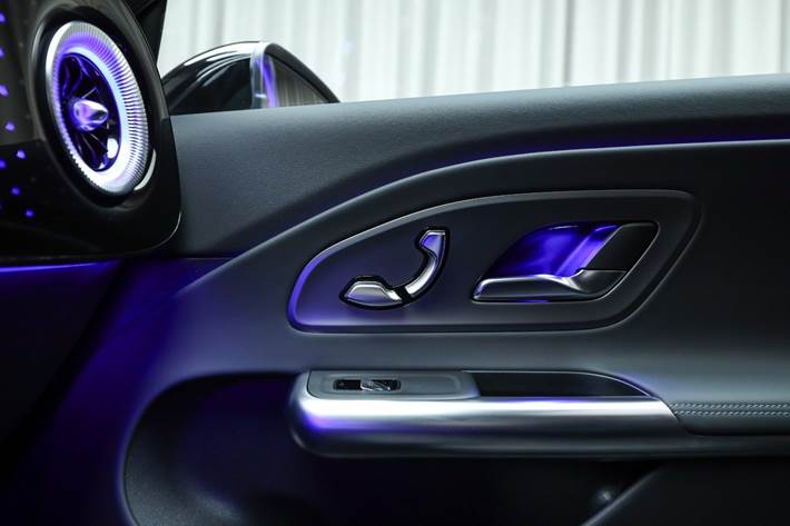 Sort Mercedes CLA250+ fra 2025