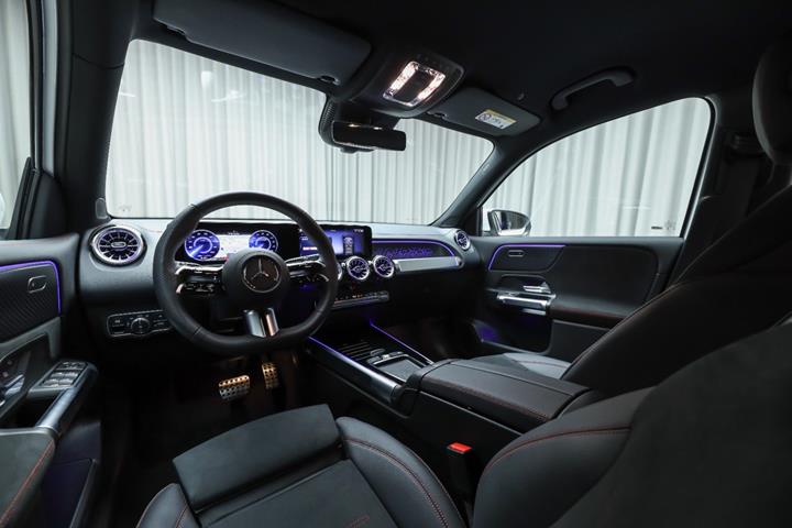 Hvid Mercedes EQB250+ fra 2026