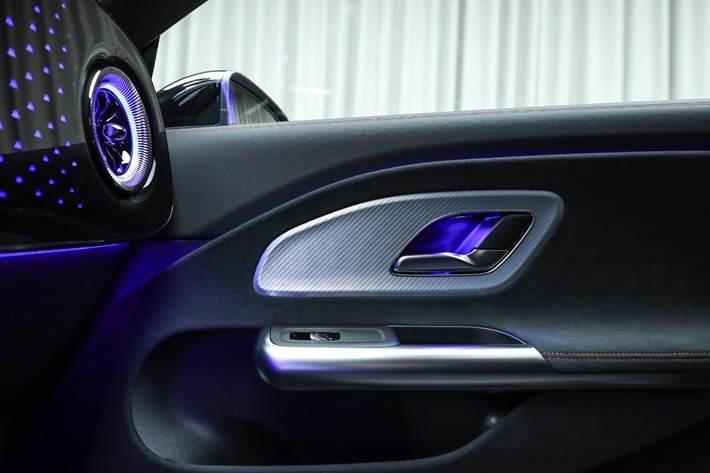 Sort Mercedes CLA250+ fra 2025