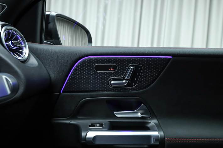 Sort Mercedes EQB250+ fra 2026