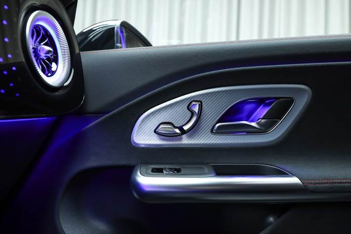 Sort Mercedes CLA250+ fra 2025