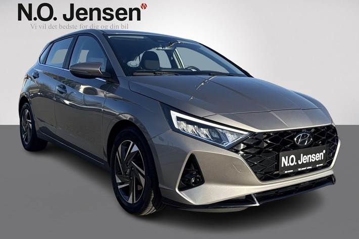 Grå Hyundai i20 fra 2022