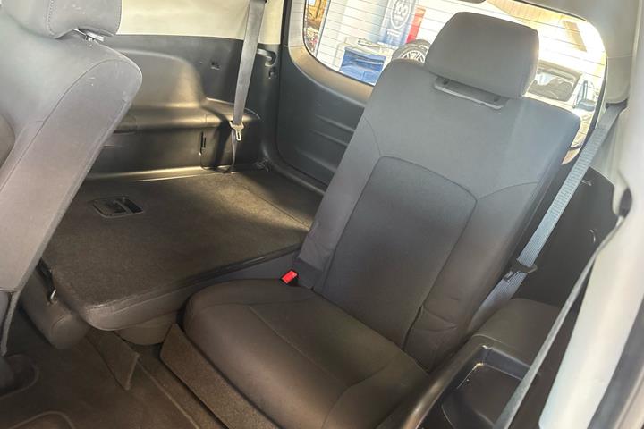 Sort Chevrolet Orlando fra 2012 set indefra