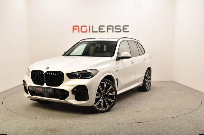 Hvid BMW X5 fra 2023