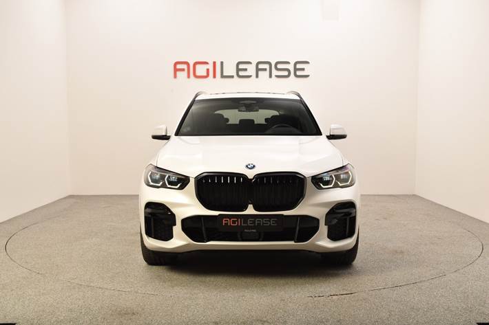 Hvid BMW X5 fra 2023