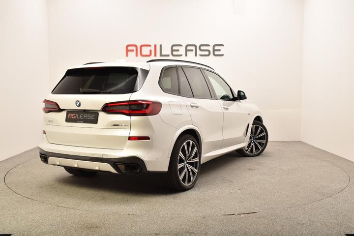 Hvid BMW X5 fra 2023