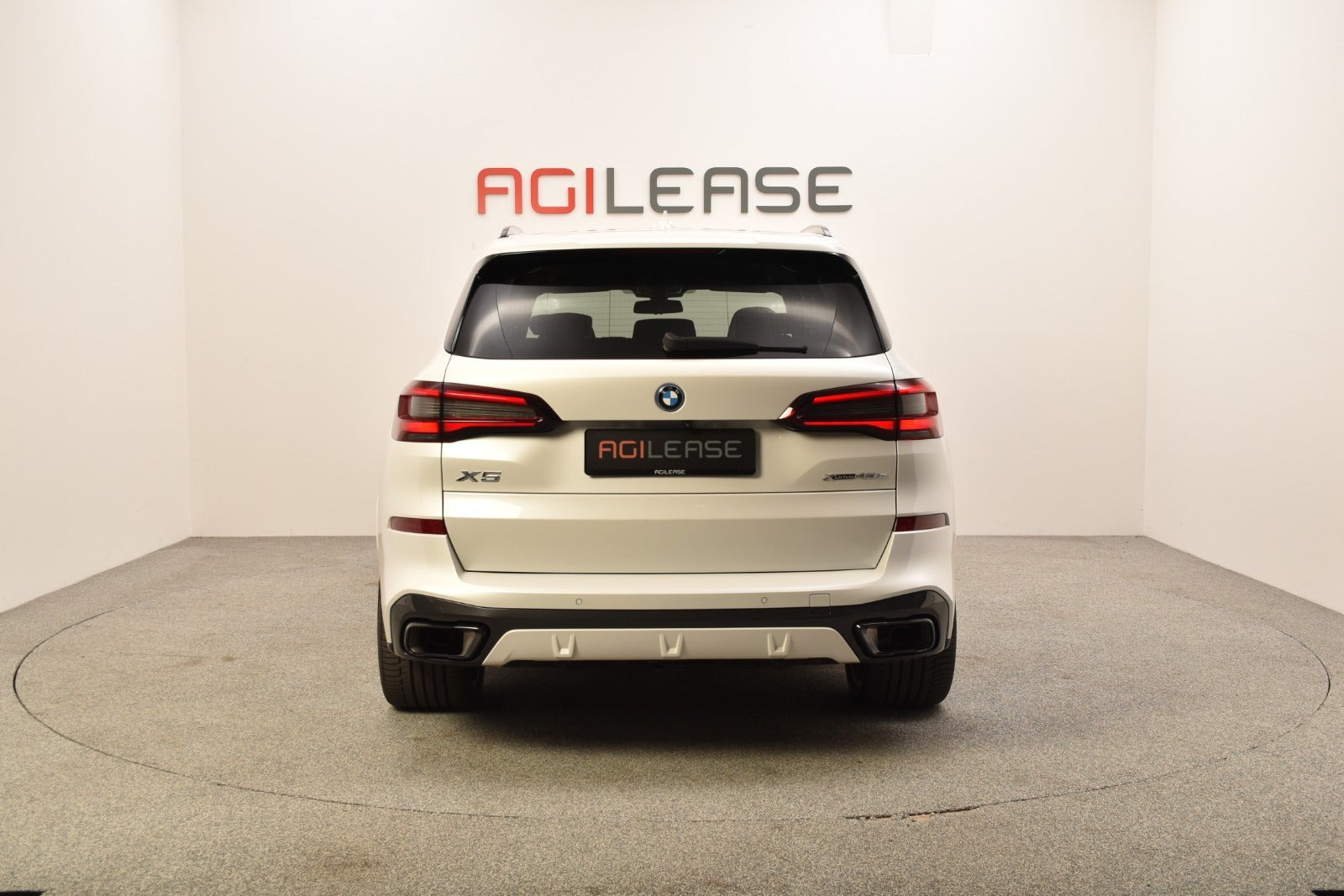 Hvid BMW X5 fra 2023