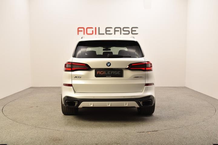 Hvid BMW X5 fra 2023