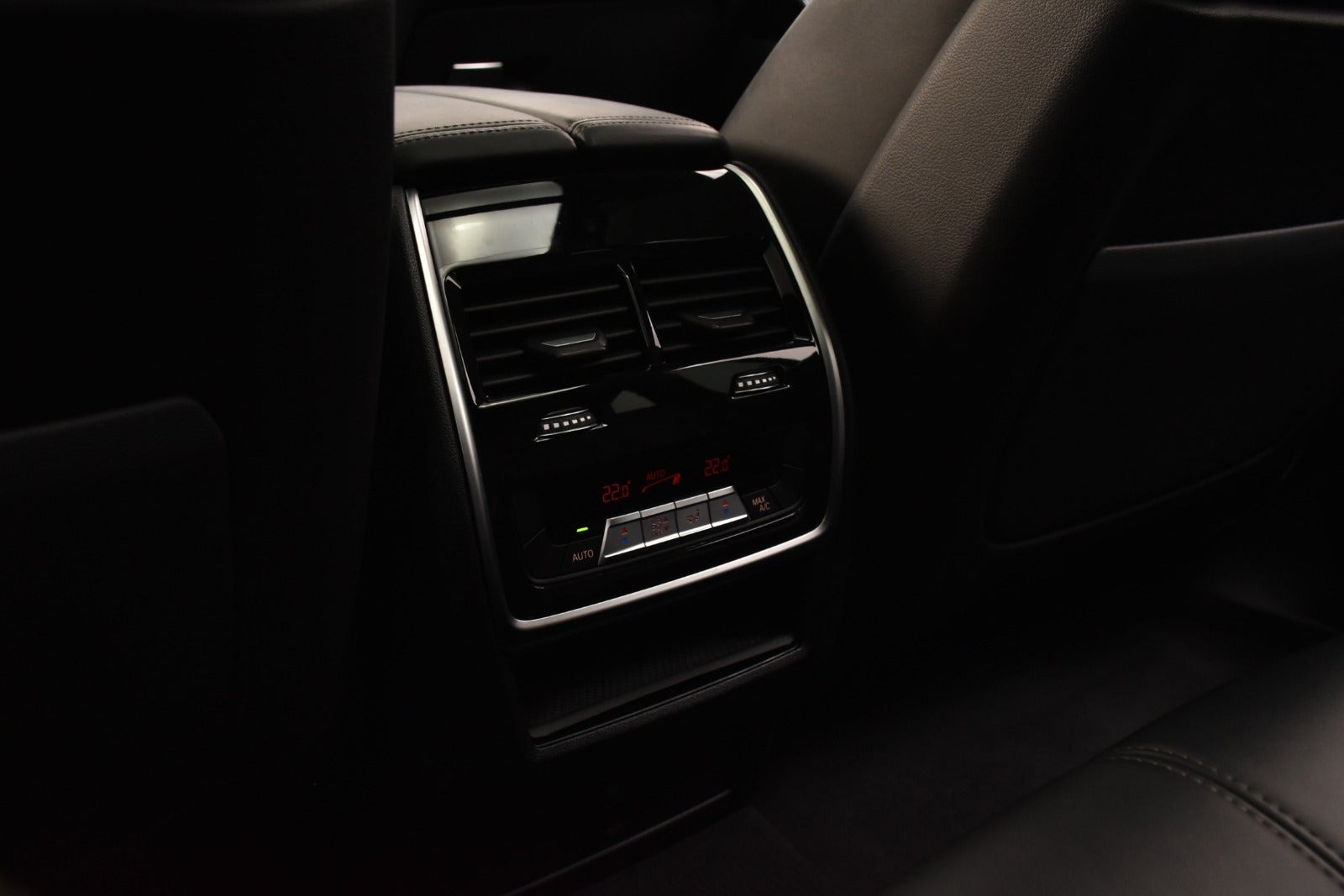Hvid BMW X5 fra 2023