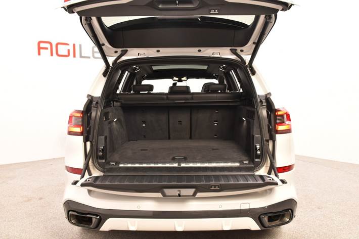 Hvid BMW X5 fra 2023