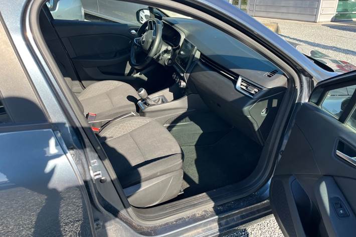 Blå Renault Clio V fra 2020